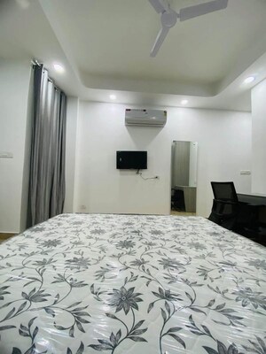 Bedroom in 1 RK Builder Floor at South Delhi – for Rent
