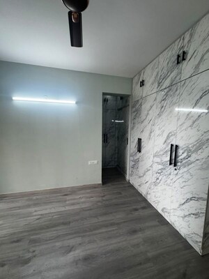 Room in 3 BHK Apartment at Hero Homes Gurgaon, Sector 104 – for Rent