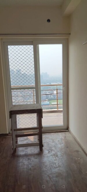 Room in 3 BHK Apartment at Sikka Kimaantra Greens, Sector 79 – for Rent