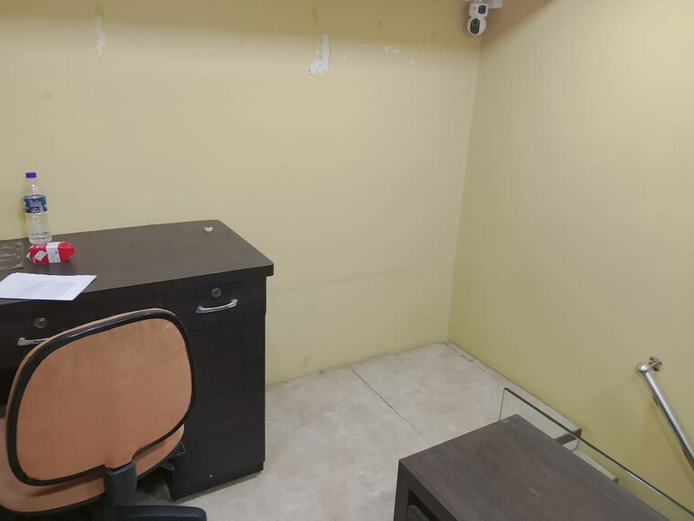 undefined, om-heera-panna-mall Commercial Office Space 180 Sq.Ft. In Andheri West Mumbai 10786965