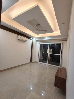 Room in 3 BHK Apartment at Tata La Vida, Sector 113 – for Rent