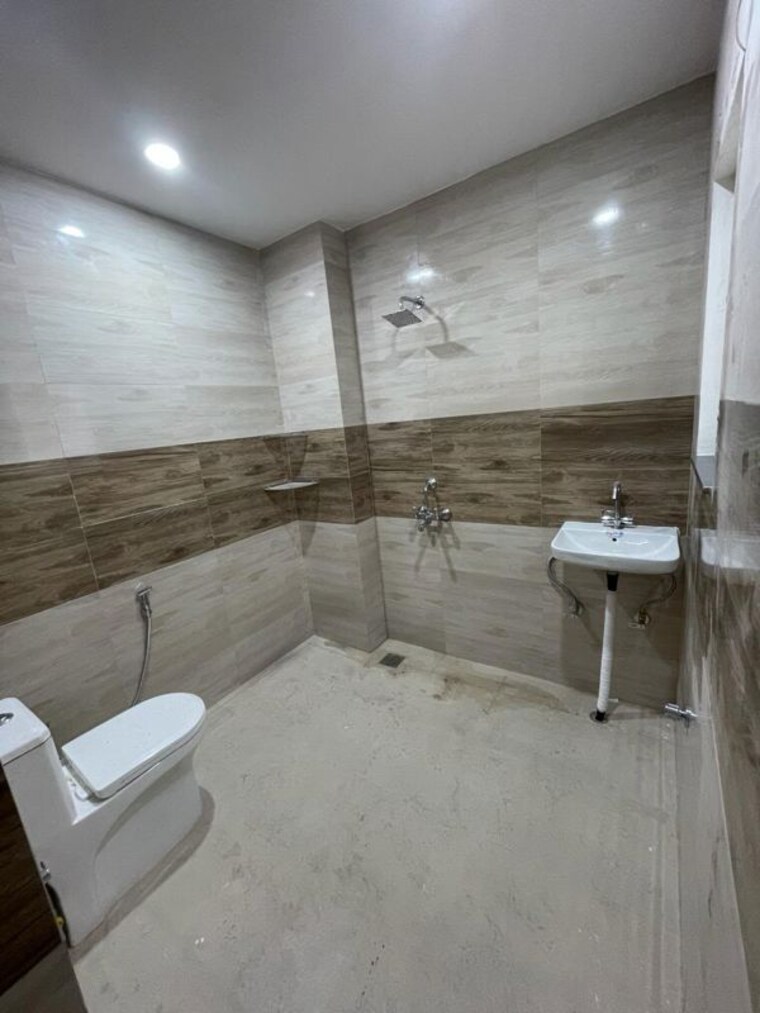 Bathroom, aez-aloha 3 Bedroom 2250 Sq.Ft. Apartment In Sector 57 Gurgaon 10786977