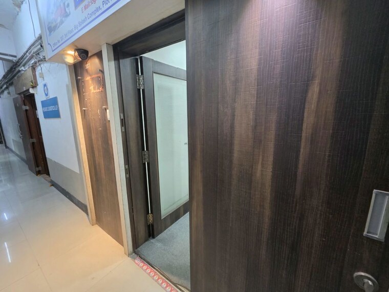 undefined, big-splash Commercial Office Space 280 Sq.Ft. In Vashi Sector 17 Navi Mumbai 10786994