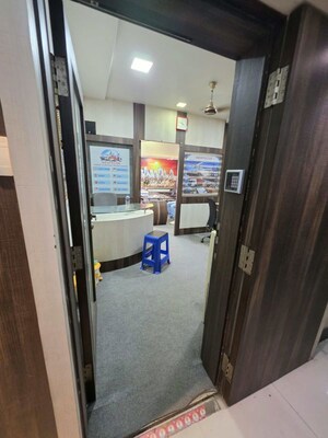  Office Space – Entrance View at Big Splash, Vashi Sector 17 - for Rent