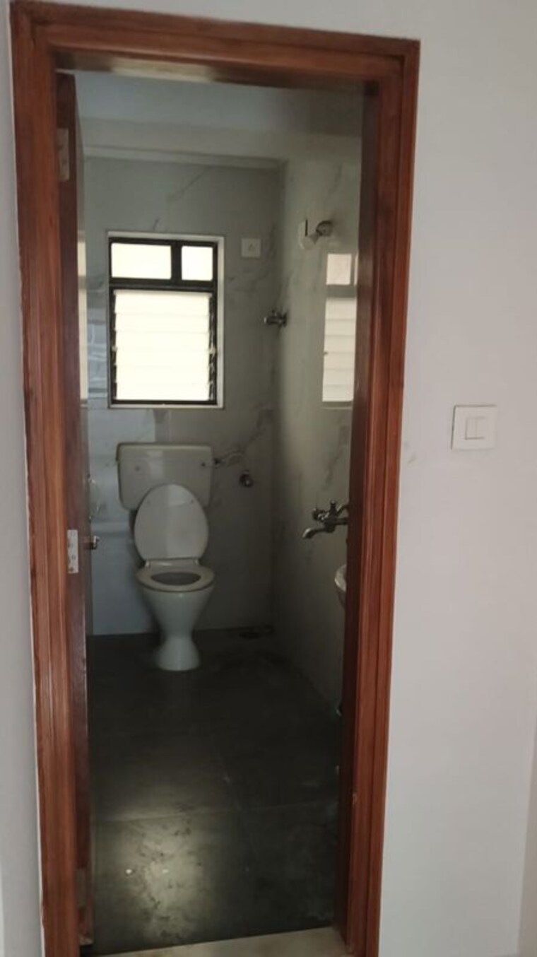 Bathroom, yashaswi-phoenix-b 1 Bedroom 500 Sq.Ft. Apartment In Girgaon Mumbai 10769854