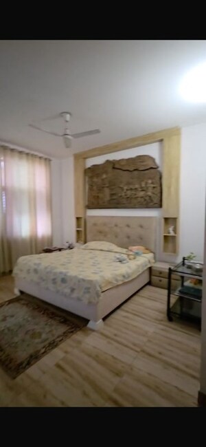 Bedroom in 6+ BHK Independent House at Sector 39 – for Sale