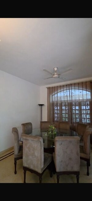 Living Room in 6+ BHK Independent House at Sector 39 – for Sale