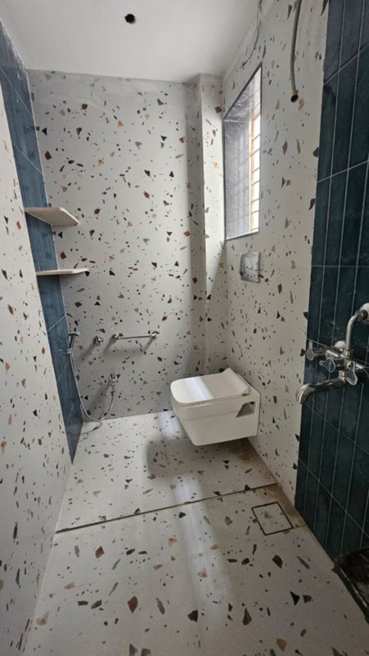 Bathroom, gulmohar-paradise-homes 2 Bedroom 1000 Sq.Ft. Apartment In Kharadi Pune 10787122