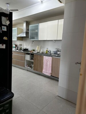 Kitchen in 4 BHK Apartment at DLF Park Place, Sector 54 – for Rent