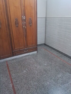 Room in 2 BHK Builder Floor at Sector 15 – for Rent