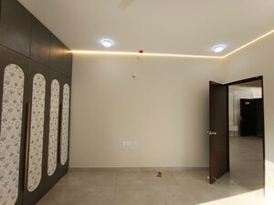 Room in 3 BHK Apartment at Candeur 40, Miyapur – for Rent