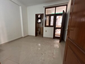 Room in 4 BHK Apartment at Sector 12 Dwarka – for Sale