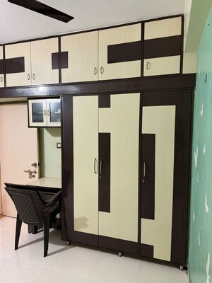 Team Area in 2 BHK Apartment at Paldi – for Rent