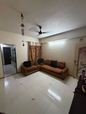 Team Area in 2 BHK Apartment at Paldi – for Rent