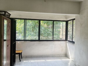 Room in 2 BHK Apartment at Panch Pakhadi – for Rent