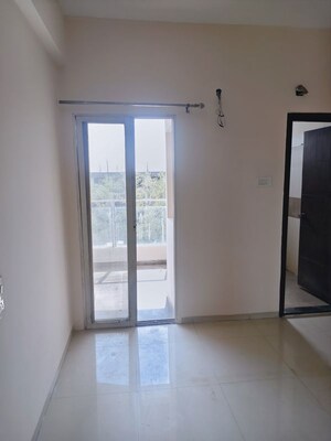 Room in 2 BHK Apartment at Vijay Nagar – for Rent