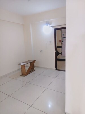 Room in 2 BHK Apartment at Vijay Nagar – for Rent