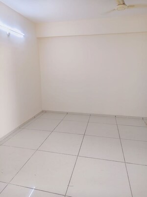 Room in 2 BHK Apartment at Vijay Nagar – for Rent