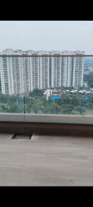 Swimming Pool in 4 BHK Apartment at Kalpataru Vista, Sector 128 – for Rent