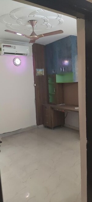 Room in 2.5 BHK Apartment at Sikka Karmic Greens, Sector 78 – for Rent
