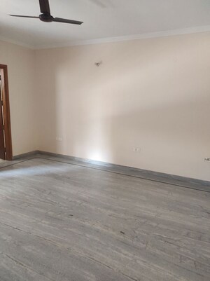 Bedroom in 3 BHK Builder Floor at Sector 46 – for Rent