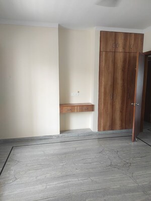 Master Bedroom in 3 BHK Builder Floor at Sector 46 – for Rent