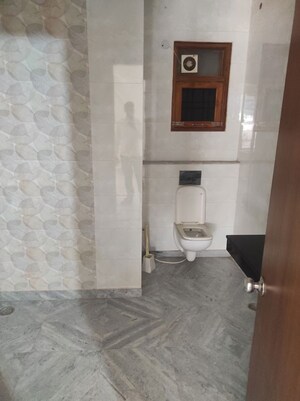 Attached Bathroom in 3 BHK Builder Floor at Sector 46 – for Rent