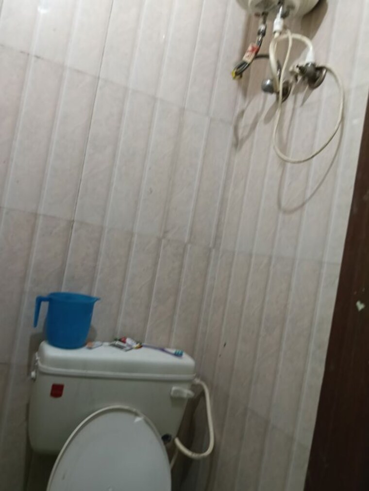Bathroom, neb sarai 1 Bedroom 450 Sq.Ft. Builder Floor In Neb Sarai Delhi 10787192