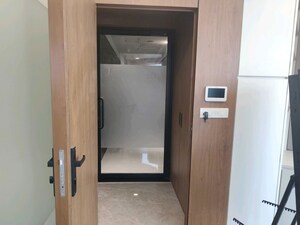  Office Space – Entrance View at Kohinoor Square Altissimo, Dadar West - for Rent
