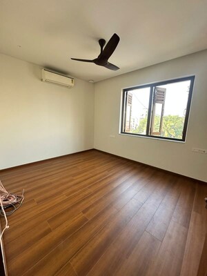 Room in 3 BHK Apartment at Gulistan CHS, Cumbala Hill – for Rent