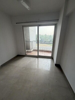 Room in 3 BHK Apartment at SDS NRI Residency Omega II, Omega Ii Greater Noida – for Sale