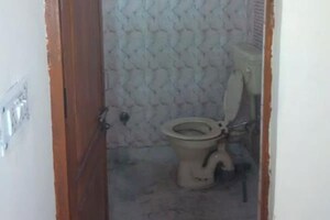 Bathroom in 1 BHK Independent House at Sarita Vihar – for Rent