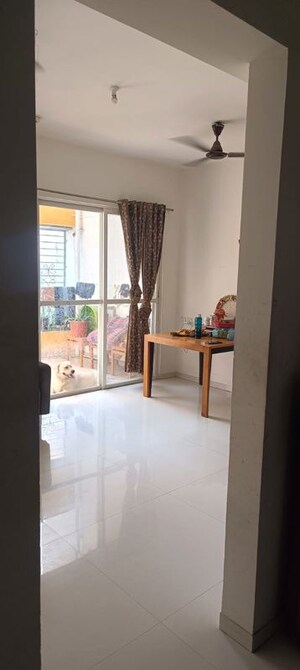 Room in 2 BHK Apartment at Pristine Equilife Homes Phase III, Mahalunge Ingale – for Rent