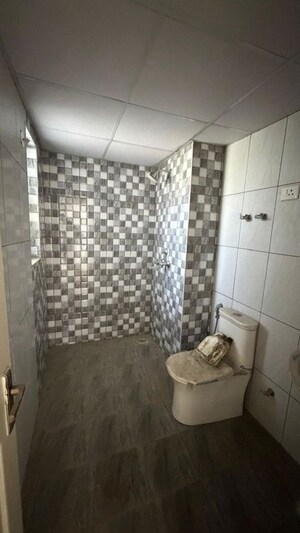 Bathroom in 4 BHK Apartment at M3M City Of Dreams, Sector 36 – for Sale
