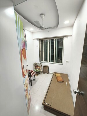 Room in 1 BHK Apartment at Raunak Unnathi Woods Phase 7 A And B, Ghodbunder Road – for Rent