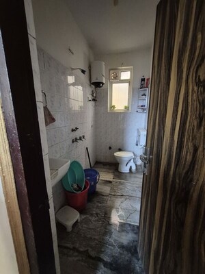 Bathroom in 2.5 BHK Builder Floor at Mayur Vihar – for Sale