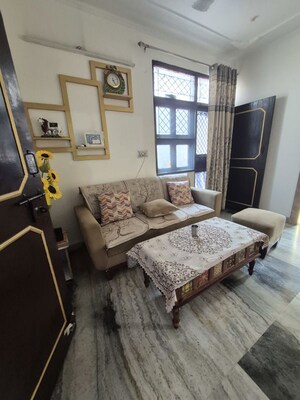 Furnished Amenities in 2.5 BHK Builder Floor at Mayur Vihar – for Sale