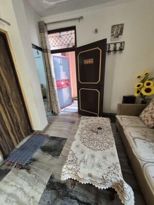 Furnished Amenities in 2.5 BHK Builder Floor at Mayur Vihar – for Sale