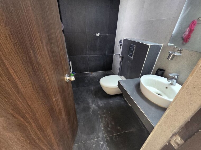 Bathroom, lodha-aurum 2.5 Bedroom 970 Sq.Ft. Apartment In Kanjurmarg East Mumbai 10787454