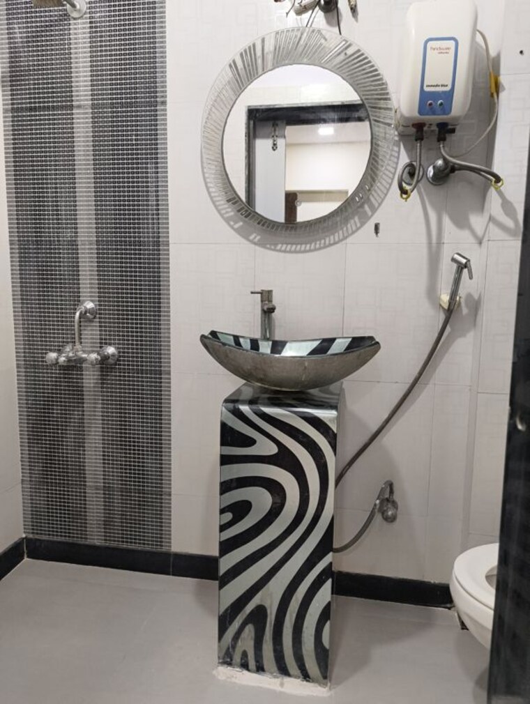 Bathroom, prathampad-apartments 2 Bedroom 650 Sq.Ft. Apartment In Malad West Mumbai 10787472