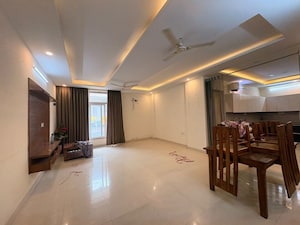 3 BHK Builder Floor For Rent in Chattarpur