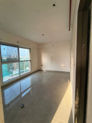Room in 3 BHK Apartment at Vashi – for Sale