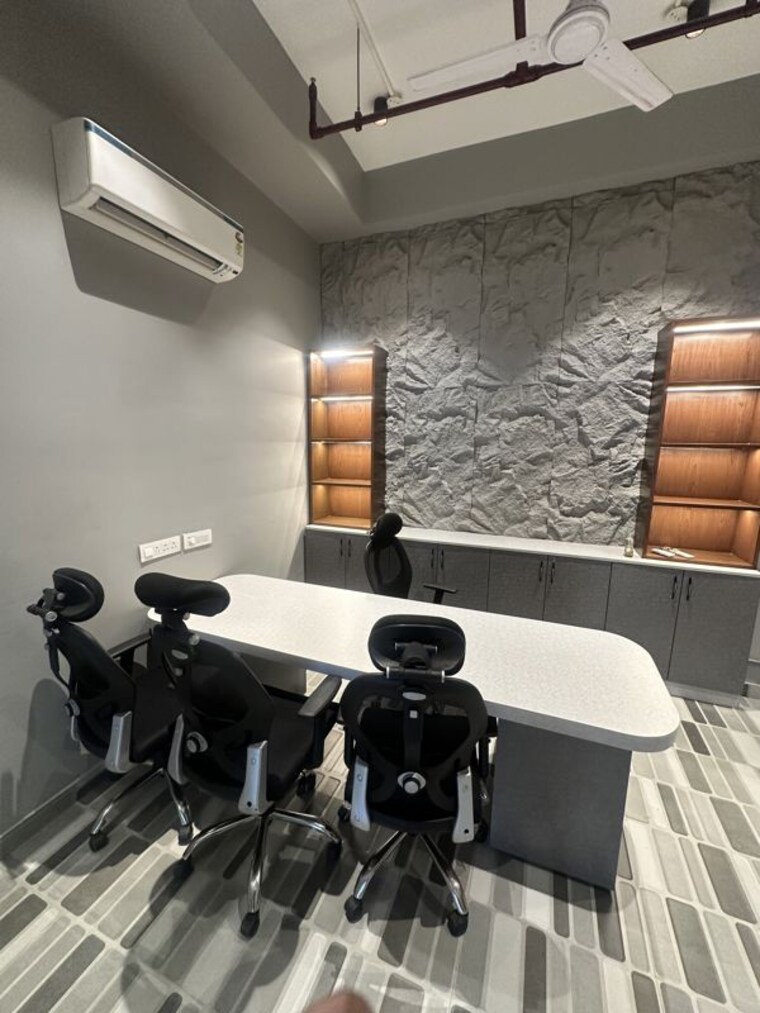 Team Area, emaar-emerald-plaza Commercial Office Space 750 Sq.Ft. In Sector 65 Gurgaon 10787512