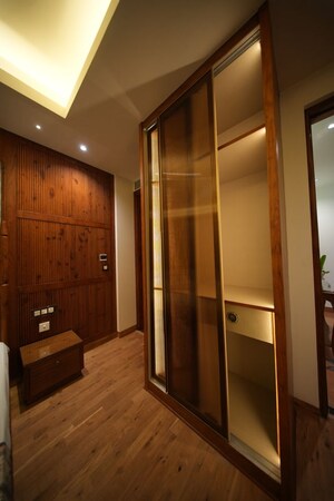 Furnished Amenities in 3 BHK Villa at Kumarhatti – for Sale