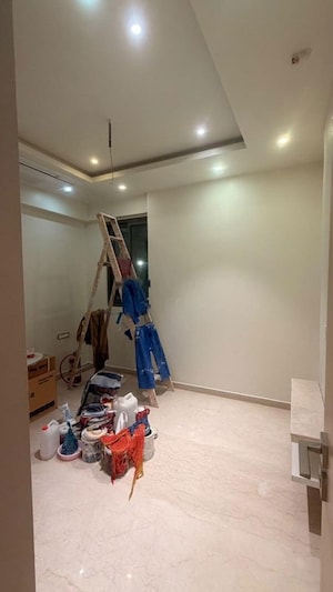 Furnished Amenities in 2 BHK Apartment at Leo Eminence, Bandra East – for Rent