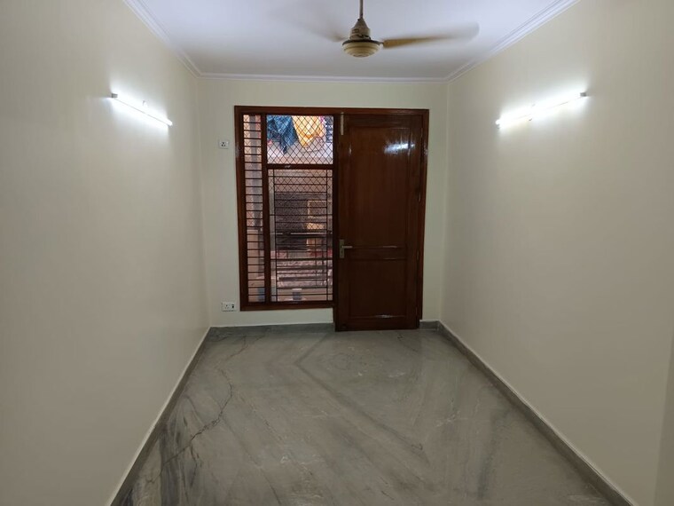 Room, ashok nagar 2 Bedroom 100 Sq.Yd. Builder Floor In Ashok Nagar Delhi 10787546