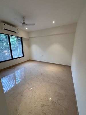 Room in 2 BHK Apartment at Mamta Apartment Andheri, Andheri West – for Rent