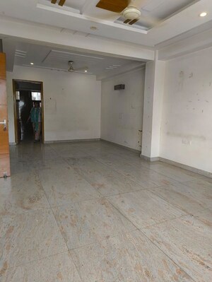 Hall in 2 BHK Builder Floor at Sector 52 – for Rent
