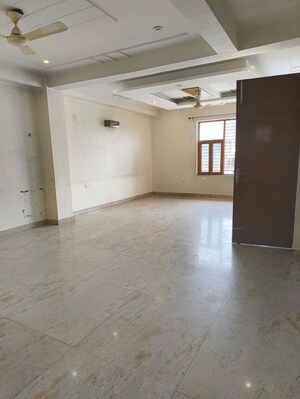 Hall in 2 BHK Builder Floor at Sector 52 – for Rent