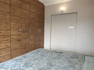 Room in 2 BHK Apartment at Crystal Isle Apartment, Goregaon East – for Rent